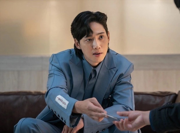 Park Sung Hoon: Ác nam của The Glory xuất thân trâm anh thế phiệt, bị đồn hẹn hò Song Hye Kyo - Hình 1