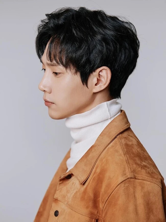 Park Sung Hoon: Ác nam của The Glory xuất thân trâm anh thế phiệt, bị đồn hẹn hò Song Hye Kyo - Hình 4