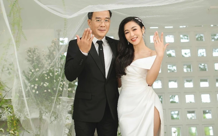 Vợ cũ Vua cá Koi đăng đàn ẩn ý giữa lúc chồng cũ và Hà Thanh Xuân tuyên bố chia tay, CĐM khen nức nở - Hình 1