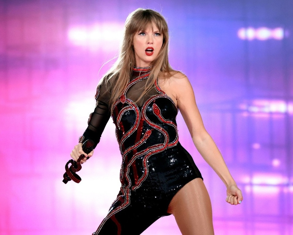 Taylor Swift công bố tin vui hậu từ chối kết hợp Rosé, là đề tài cho sinh viên thế giới nghiên cứu - Hình 6