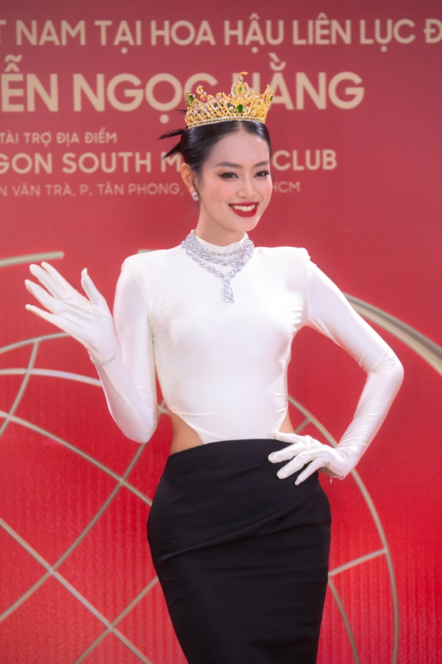 Á hậu Minh Kiên tiếp tục lẻ bóng tại sự kiện, thần sắc lúc này trở thành tâm điểm sự chú ý - Hình 7
