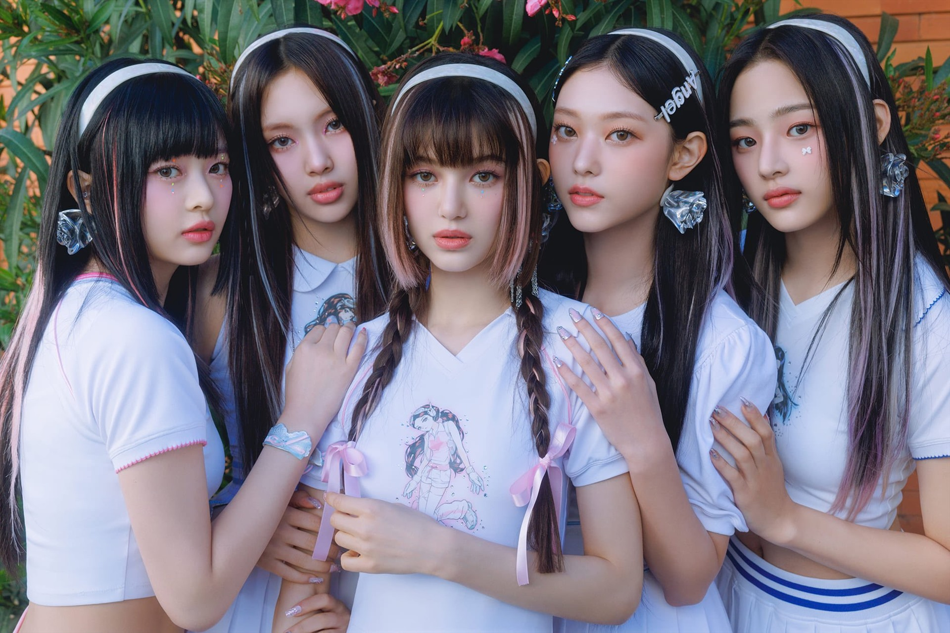 NewJeans vừa vượt BlackPink trên BXH nhóm nhạc thần tượng, YG đã có động thái ghẻ lạnh gà nhà - Hình 3