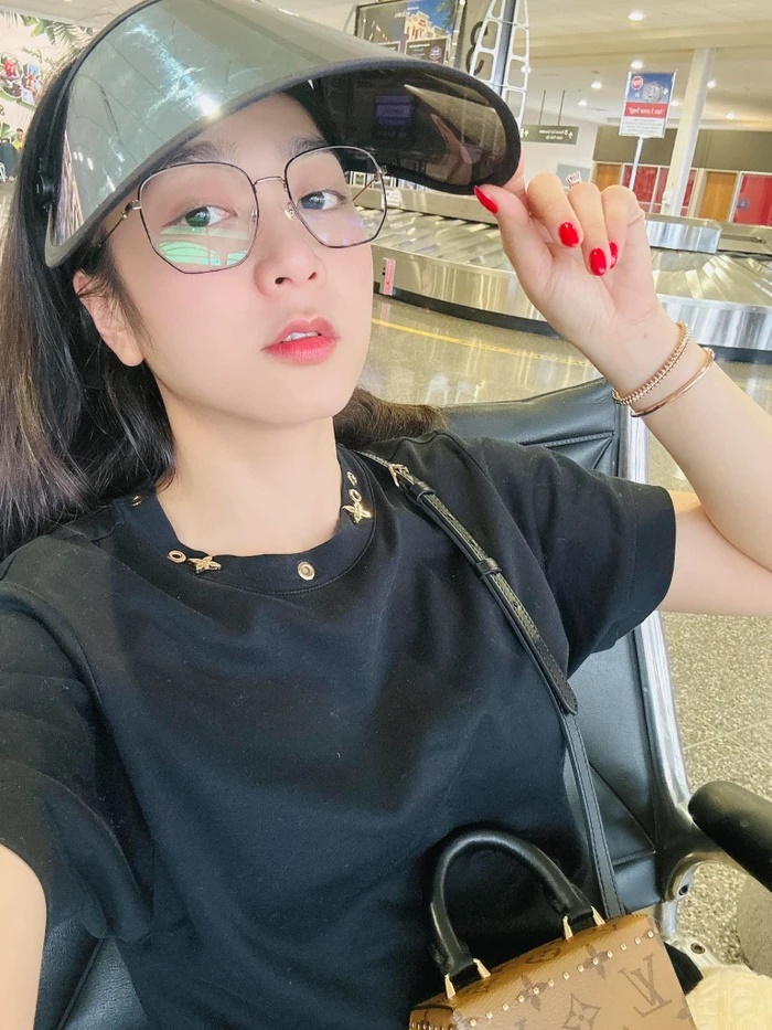 Hà Thanh Xuân được giải thoát vua cá Koi, nhan sắc thăng hạng, diện đồ quyến rũ như gái đôi mươi - Hình 3