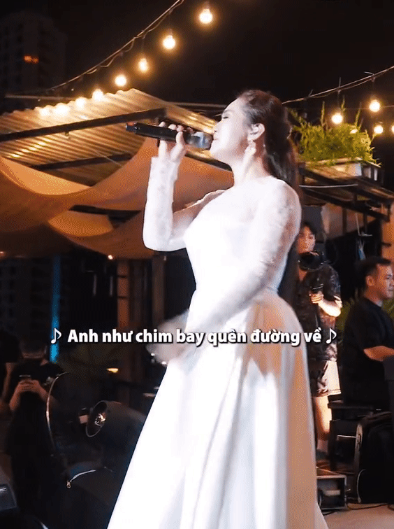 Lương Bích Hữu khoe giọng qua bản hit lâu năm, CĐM nhận xét: Thua cả Hoàng Thùy Linh hát - Hình 2