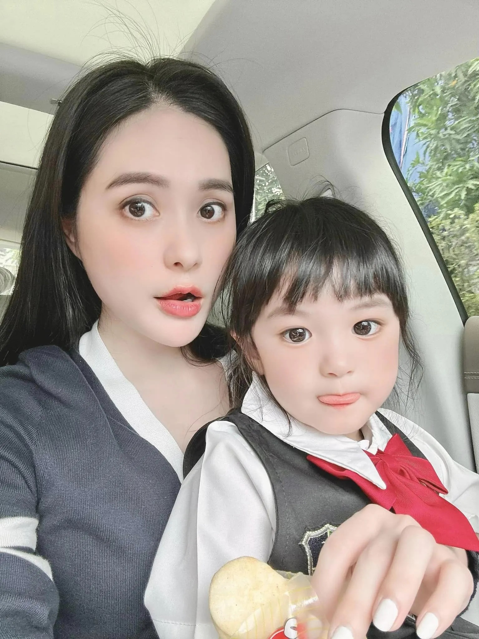 Con gái út Đoàn Di Băng không nói được tiếng Việt dù học trường đắt đỏ, nữ đại gia mạnh tay xử lý - Hình 4