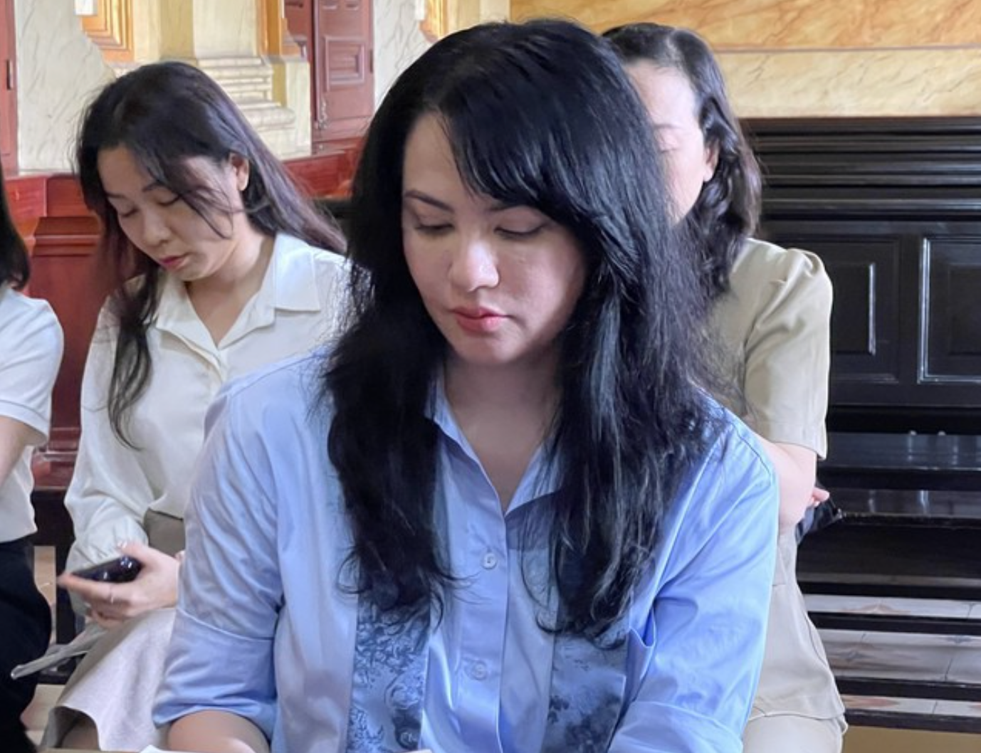 Siêu mẫu Ngọc Thúy hầu tòa chồng cũ Đức An, nguyên đơn vắng mặt, Phan Như Thảo thay thế đối đầu - Hình 5