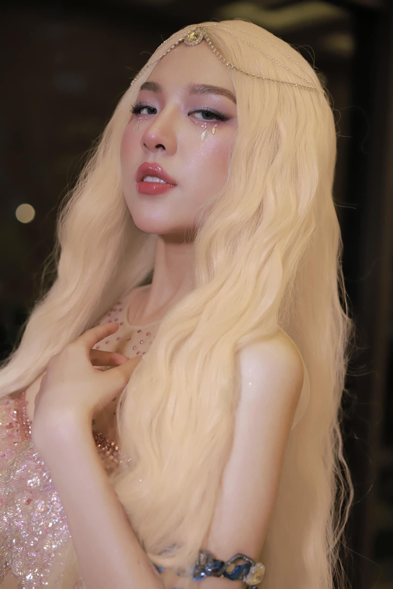 Diem Hang Lamoon: Vpop rookie takes social media by storm thanks to her voice like Ariana Grandes - Photo 4