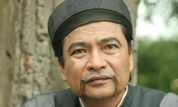 NSND Quốc Anh: Cụ lý làng hài đất Bắc đánh đổi hạnh phúc gia đình nhận lại hào quang sự nghiệp - Hình 1