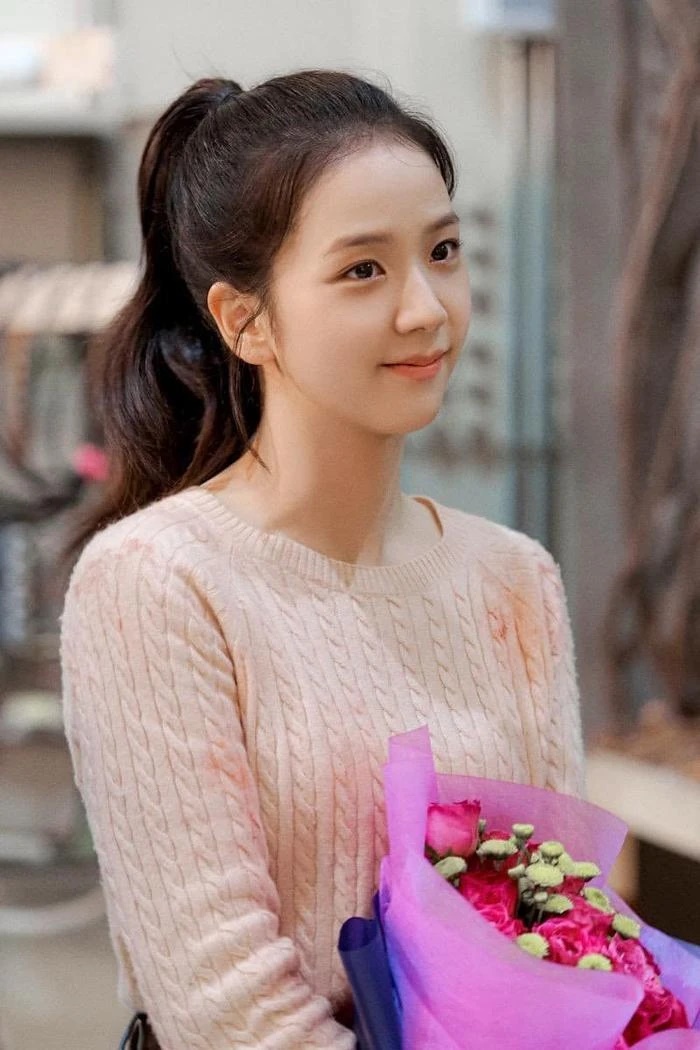 Jisoo bị dìm thảm với vai tiên nữ trong phim điện ảnh mới, netizen chê bản lỗi của Lưu Thi Thi - Hình 1