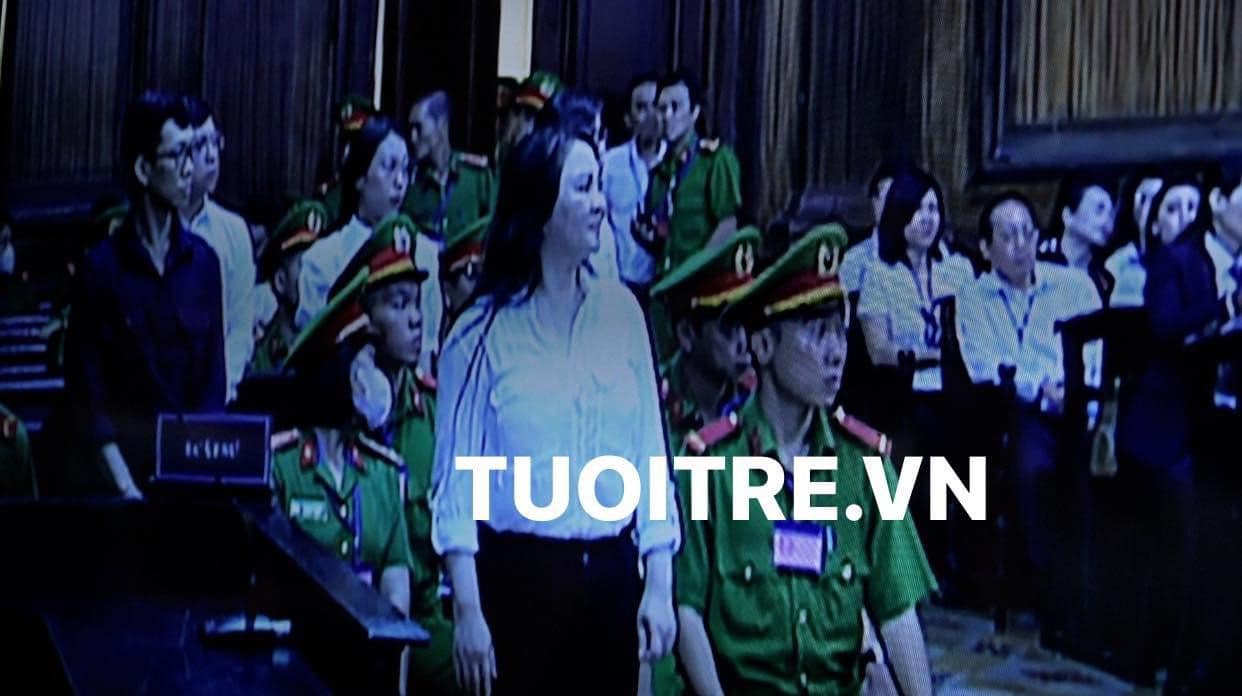 Thuỷ Tiên vắng mặt, CEO Phương Hằng diện outfit như nữ sinh, thần thái gây chú ý ở phiên toà xét xử - Hình 5