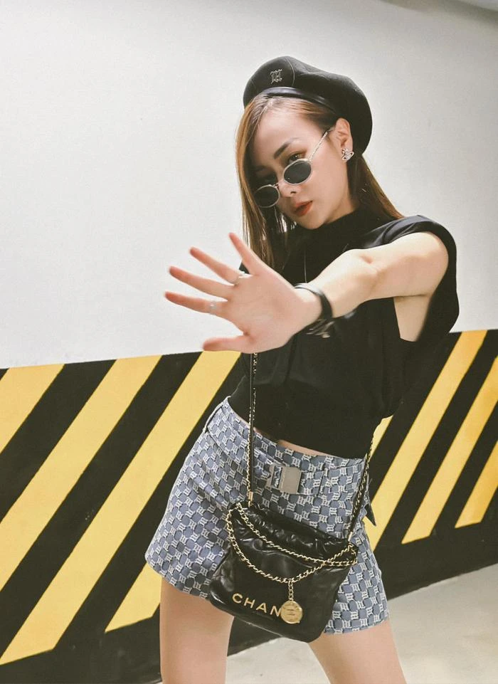 Phương Oanh bị mỉa mai làm trò hề trên mạng, đáp trả cao tay khiến dân tình không khỏi trầm trồ - Hình 1