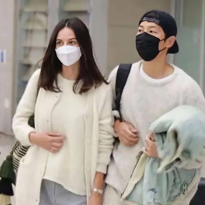 Song Joong Ki công khai làm 1 điều cho vợ ngoại quốc mà trước đây Song Hye Kyo chưa từng có cơ hội - Hình 5