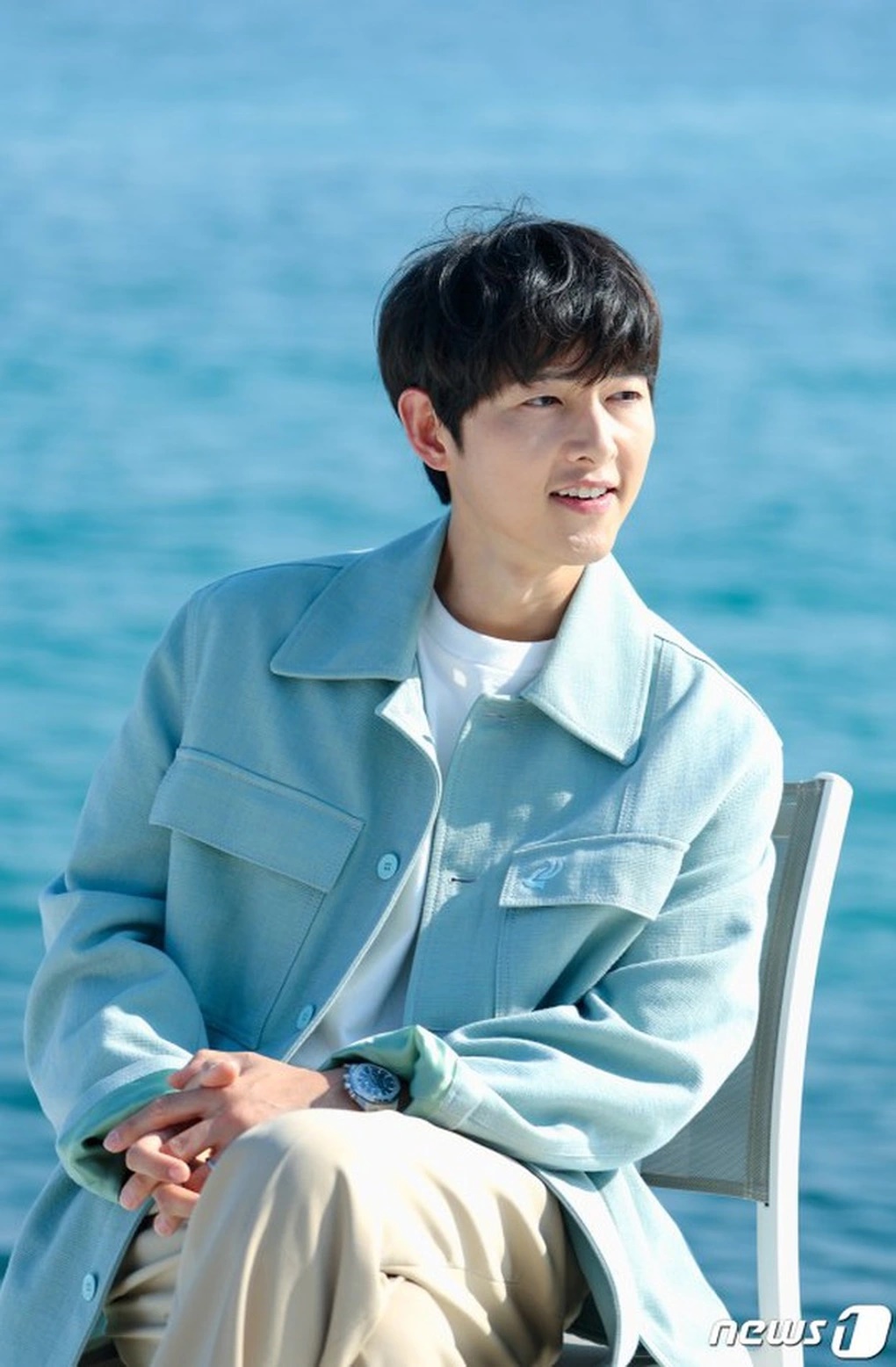 Song Joong Ki hào hứng chia sẻ ảnh con trai với truyền thông, đau lòng khi nhắc đến vợ ngoại quốc - Hình 3