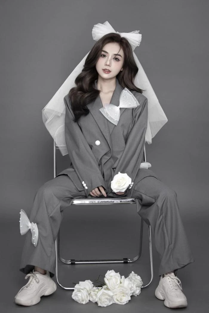 Cindy Lư gây sốc khi công khai hình ảnh đón thiên thần nhỏ thứ 3, hé lộ danh tính người tình? - Hình 1