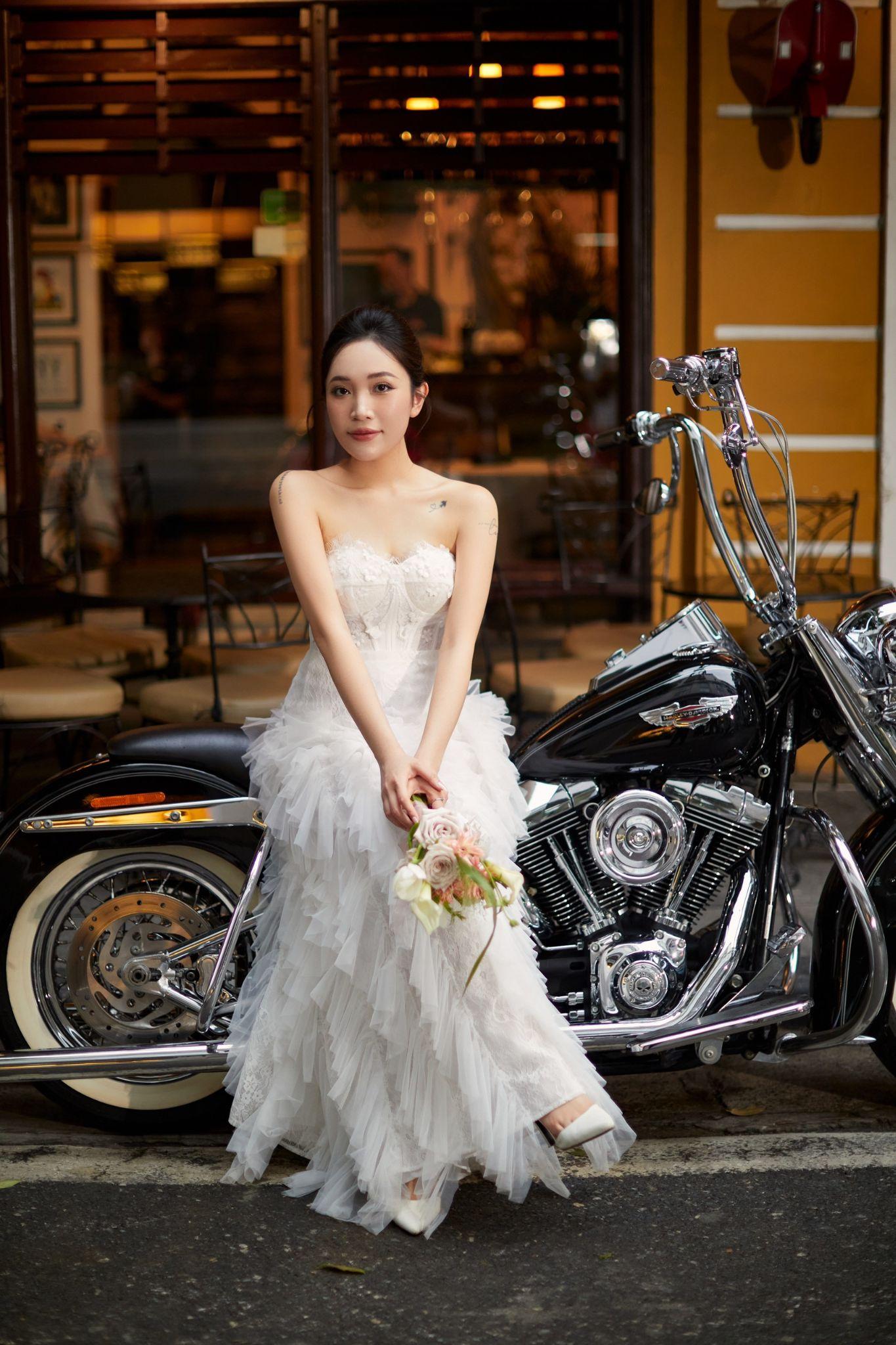 Cô dâu ngầu nhất Hà Nội được chồng đón bằng dàn siêu mô tô 20 tỷ đồng, soi gia thế mới bất ngờ - Hình 6