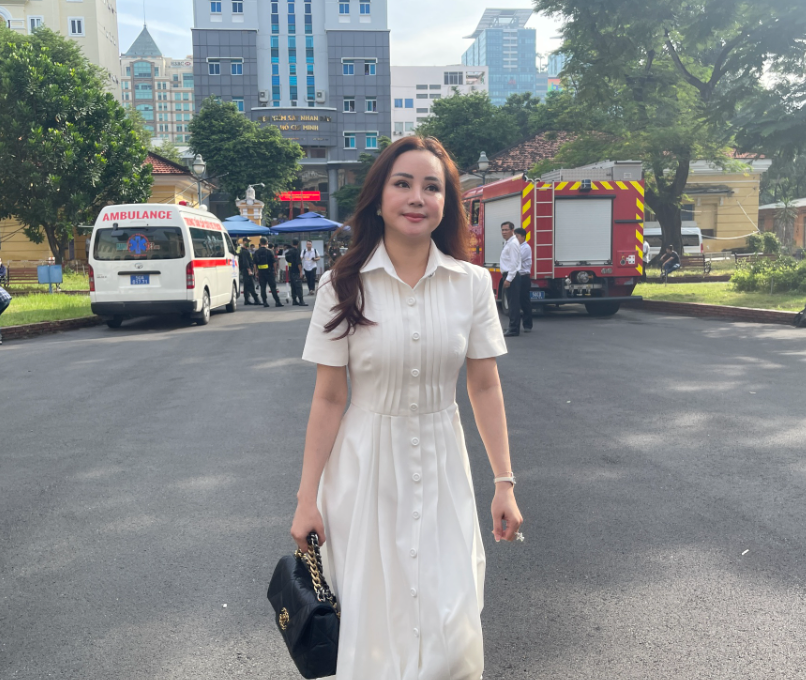Vy Oanh tự nhận ồn ào với bà Phương Hằng là do xui năm tuổi, trải lòng về biến cố lớn nhất sự nghiệp - Hình 4