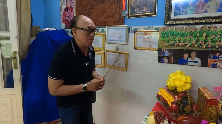 Danh hài Duy Phương cầu xin Tổ nghề sân khấu độ cho bà Nguyễn Phương Hằng tai qua nạn khỏi - Hình 3