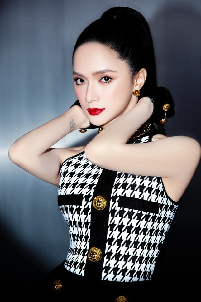 Hương Giang tặng quà lấy lòng Hà Hồ sau khi bị đàn chị mỉa mai vô duyên thúi, khán giả góp ý 1 điều - Hình 9