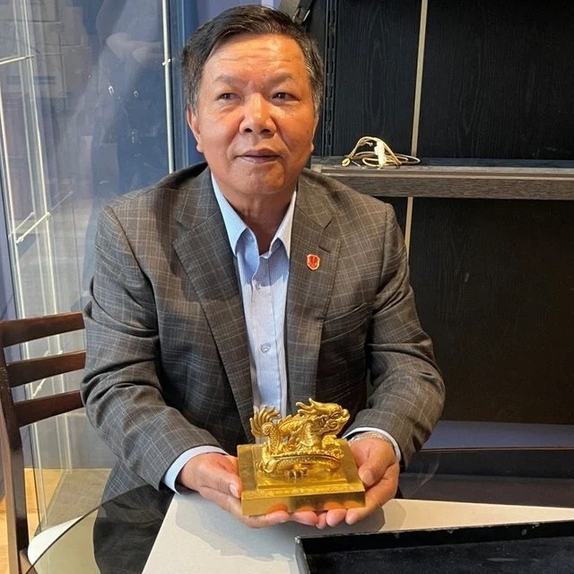 Nguyễn Thế Hồng: Ông trùm cổ vật từng gây sốt khi chi hơn 156 tỷ đồng mua ấn vàng Hoàng đế chi bảo - Hình 3