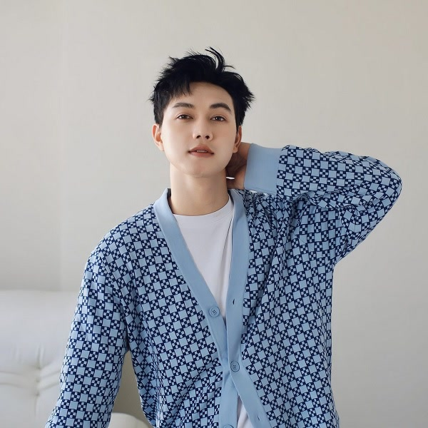 Jsol: Nam thần nhặt rau miệt mài đi hát vẫn chưa có hit, loay hoay với cái bóng hotboy hát ballad - Hình 6