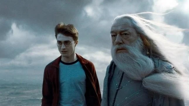 Michael Gambon: Thầy Dumbledore của Harry Potter qua đời ở tuổi 82, khán giả thế giới tiếc thương - Hình 5