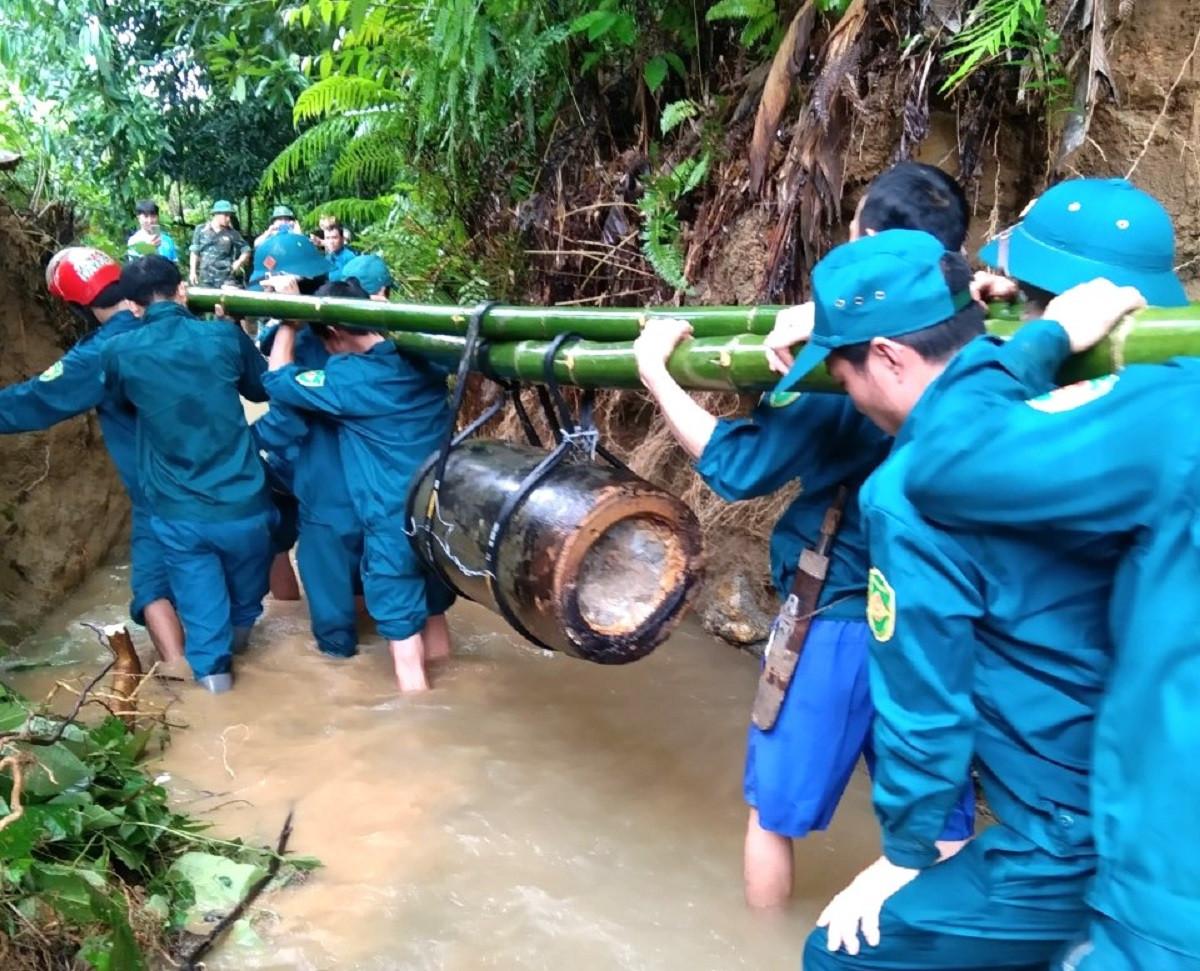 Nghệ An: Hủy nổ thành công quả bom nặng 340kg lộ thiên sau cơn lụt và mưa to - Hình 2
