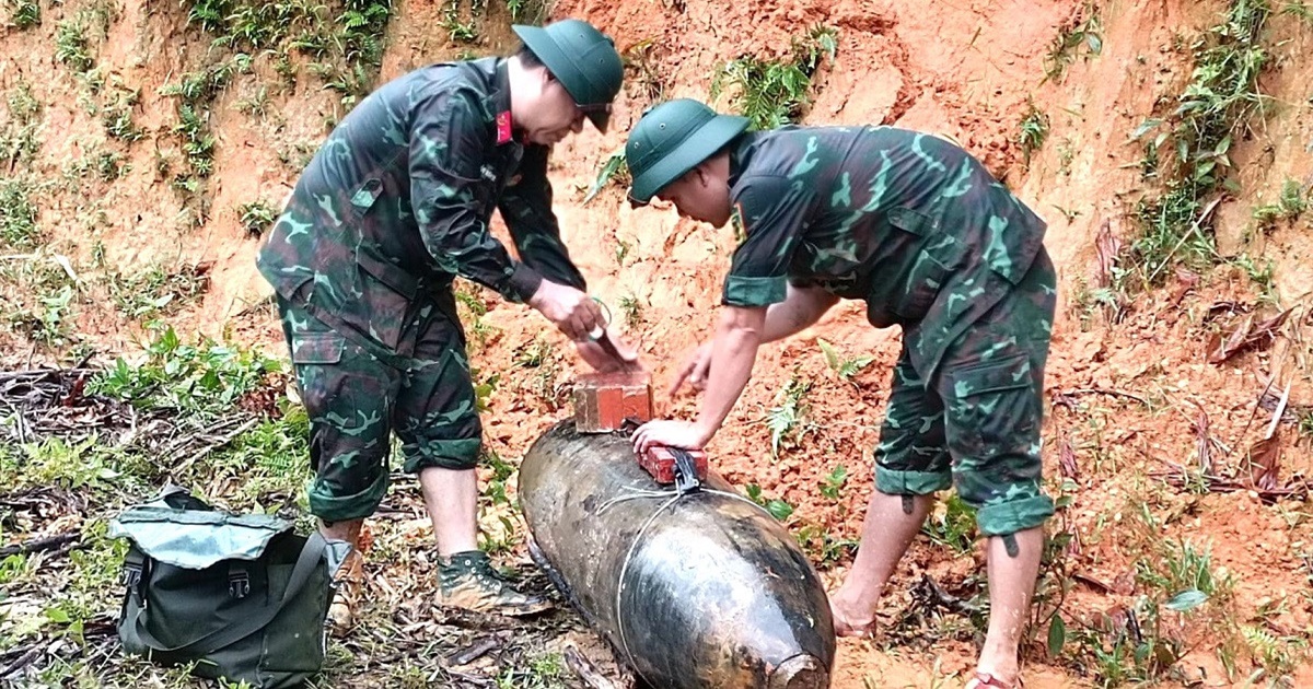 Nghệ An: Hủy nổ thành công quả bom nặng 340kg lộ thiên sau cơn lụt và mưa to - Hình 8