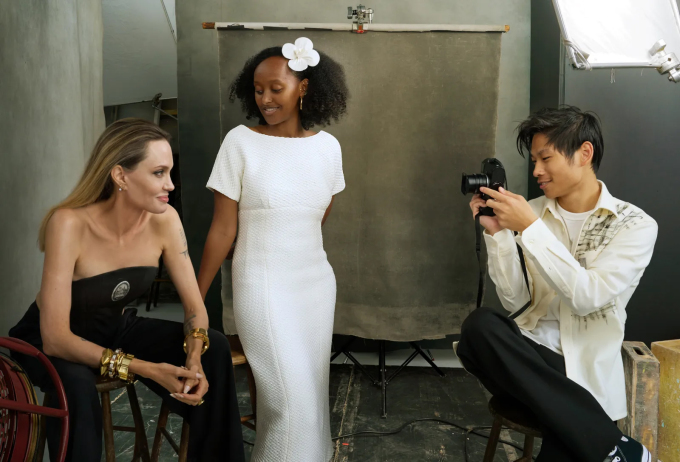 Pax Thiên chính thức được Angelina Jolie đưa hình lên tạp chí, lộ vai trò mới của con nuôi gốc Việt - Hình 1