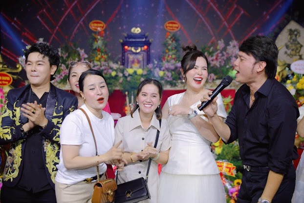 Kim Tiểu Long bị nghi đá đểu cháu gái Vũ Linh, livestream nói rõ mối quan hệ với Hồng Loan - Hình 2