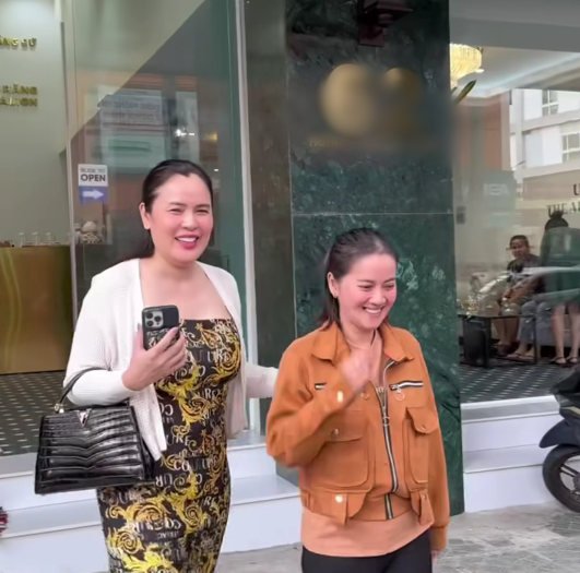 Phương Lê bỏ 400 triệu dẫn con gái Vũ Linh đi tân trang nhan sắc, chi 30 tỷ làm phim kể về Hồng Loan - Hình 1