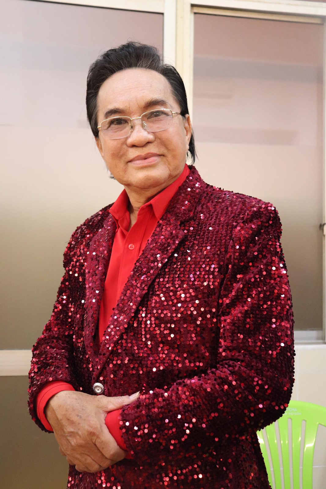 NSND Thanh Tuấn: Từ trai quê đến danh ca vọng cổ, U80 vẫn miệt mài truyền nghề cho thế hệ trẻ - Hình 1