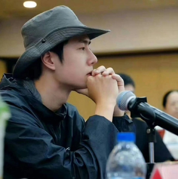 Vương Nhất Bác chẳng được gì ngoài danh xưng mỹ nam, đến cả trình độ văn hóa cũng thành trò cười! - Hình 2