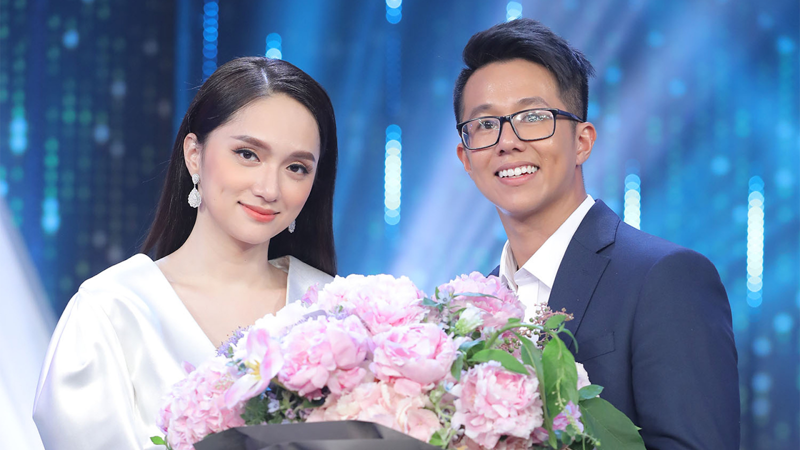 Bạn gái mới của Matt Liu đăng ảnh hôn tình tứ, tag thẳng Hương Giang vào dằn mặt, ám chỉ là đồ cũ - Hình 6