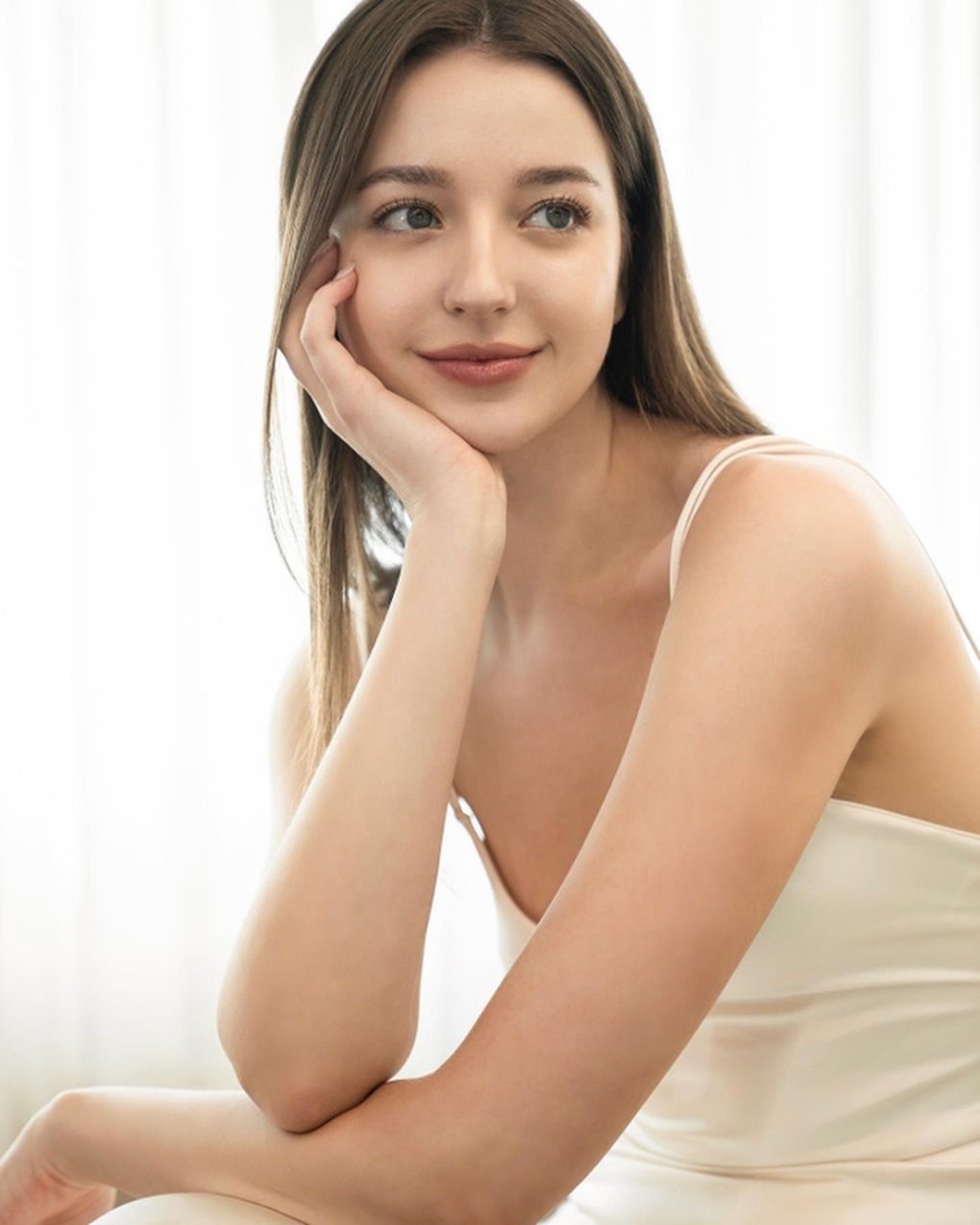 Mỹ nhân người Nga gây sốt nhờ vẻ ngoài như thiên thần - Hình 7