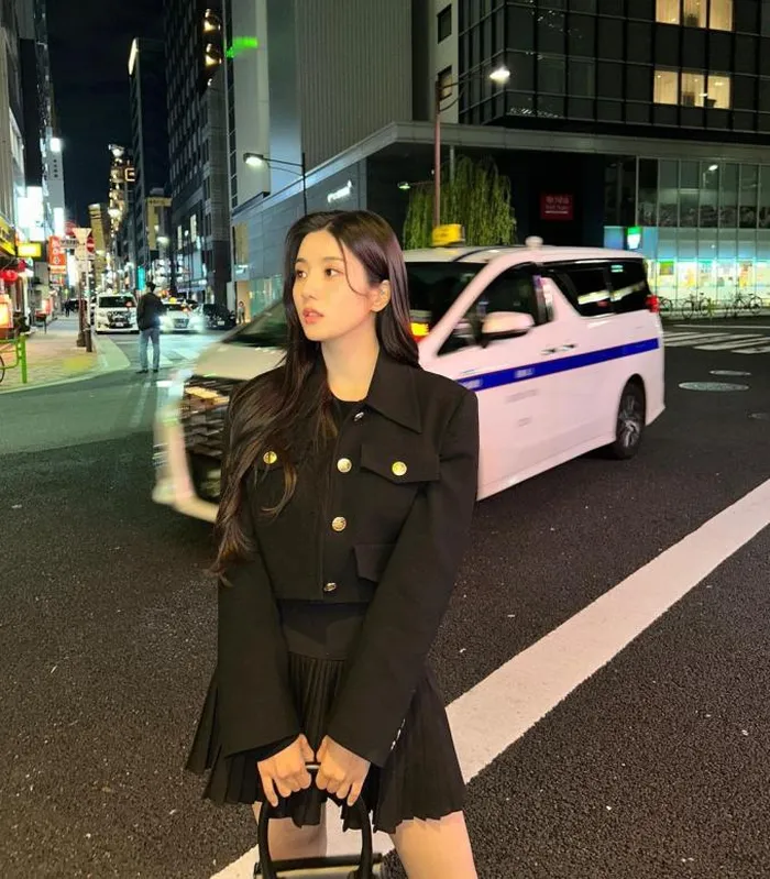 Soi style nữ thần mùa hè Kwon Eun Bi: Trên sân khấu sexy hở bạo, ngoài đời lại kín đáo dịu dàng như nàng thơ - Hình 7