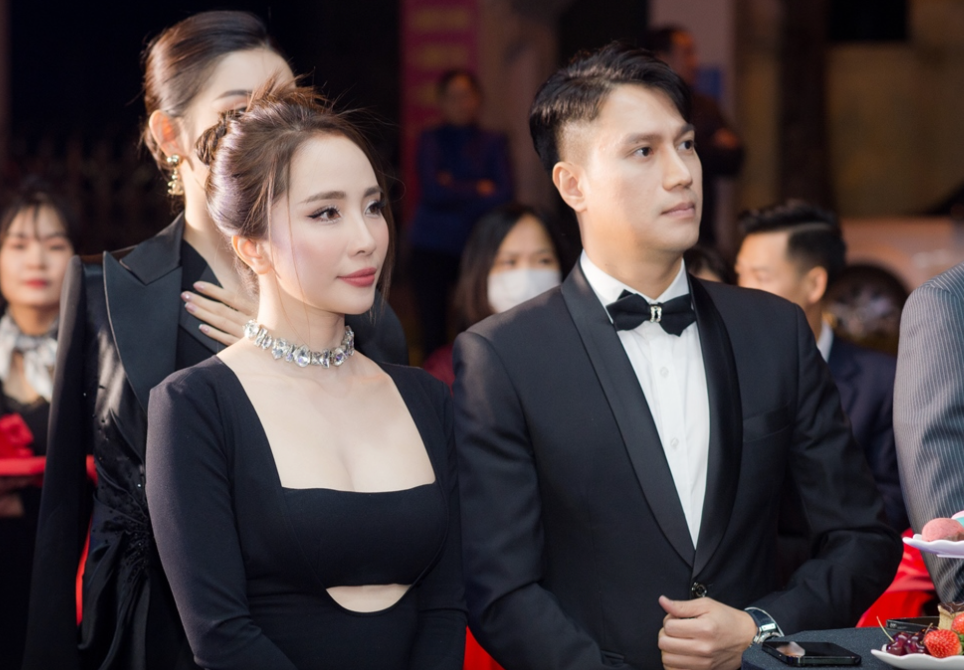 Việt Anh lộ khoảnh khắc riêng tư với Quỳnh Nga sau phát ngôn chỉ là bạn bè, CĐM nghi vấn có gian dối - Hình 2