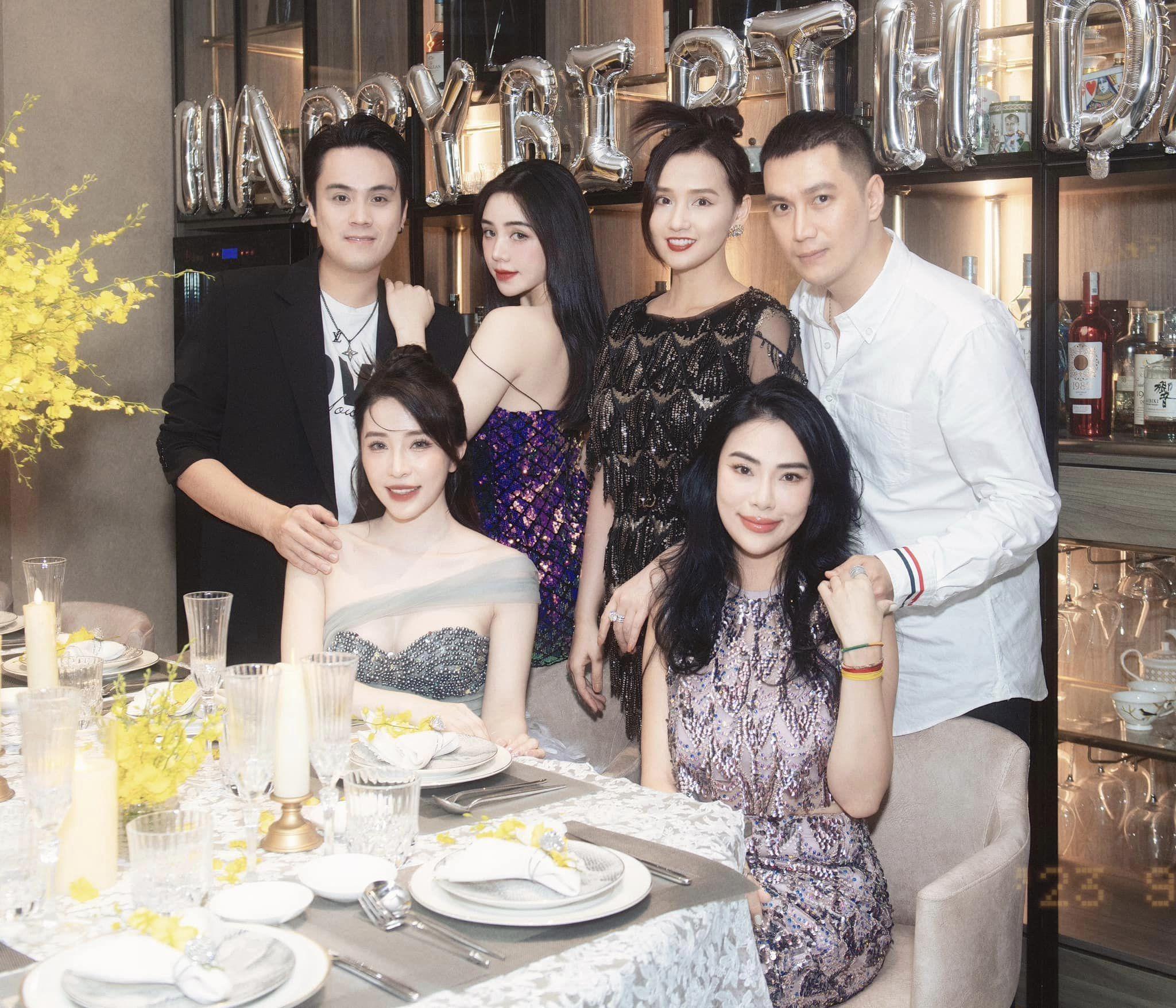 Việt Anh lộ khoảnh khắc riêng tư với Quỳnh Nga sau phát ngôn chỉ là bạn bè, CĐM nghi vấn có gian dối - Hình 7