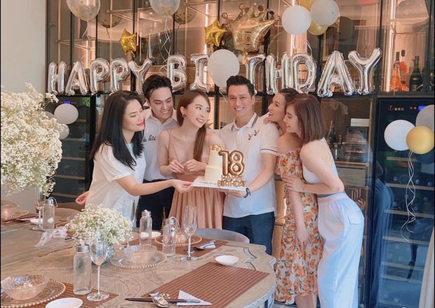 Vũ trụ VTV tụ họp chúc mừng sinh nhật Quỳnh Nga, tình tin đồn Việt Anh gây chú ý vì hành động khác lạ - Hình 6