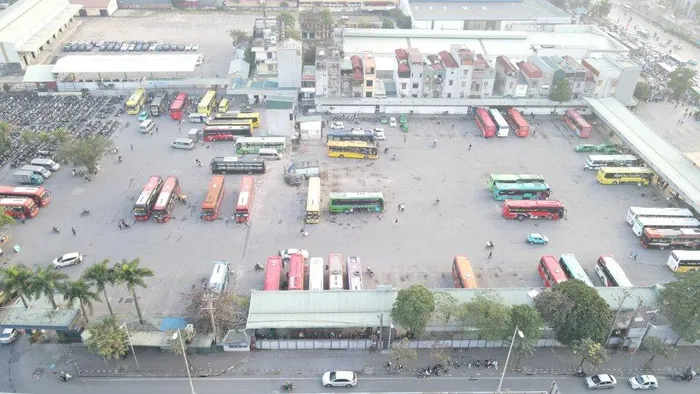 Người dân ùn ùn trở lại Thủ đô sau kỳ nghỉ Tết Dương lịch - Hình 5