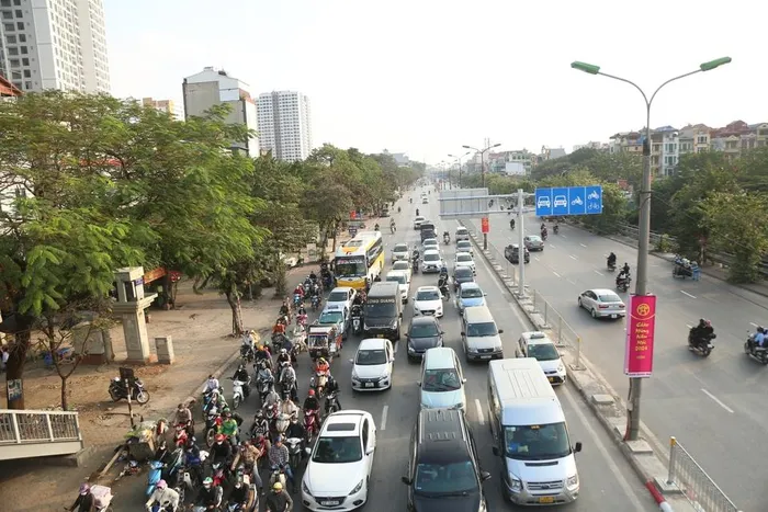 Người dân ùn ùn trở lại Thủ đô sau kỳ nghỉ Tết Dương lịch - Hình 14