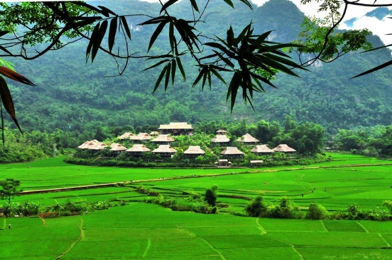 Những điểm đến hấp dẫn trên khu du lịch hồ Hòa Bình - Hình 1