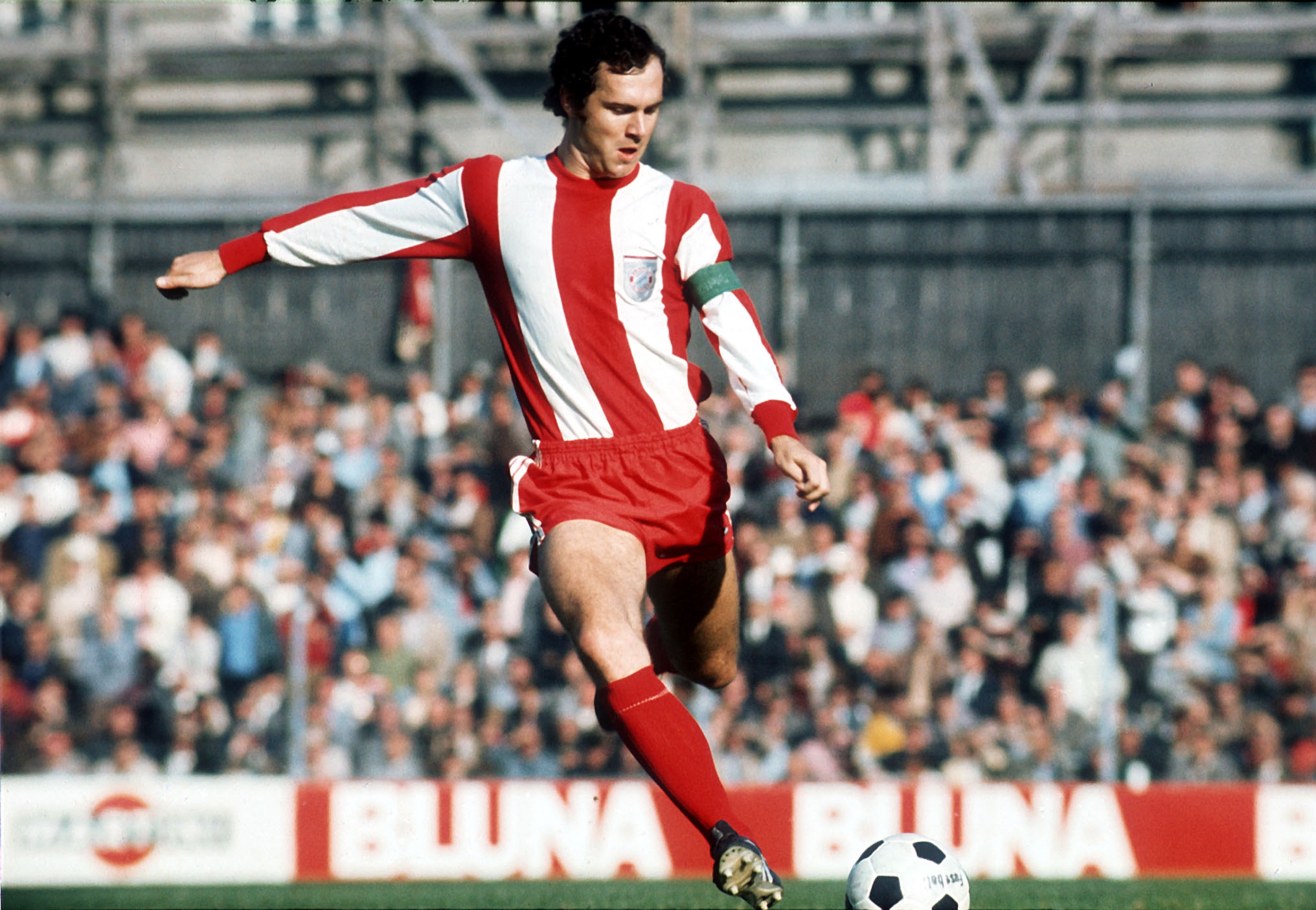 Franz Beckenbauer: Hoàng đế bóng đá thế giới, huyền thoại của các huyền thoại - Hình 7