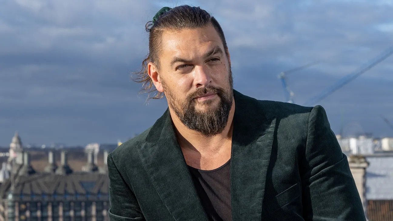 Jason Momoa: Tài tử Aquaman có tuổi thơ khó khăn, giờ lang bạt sau ly hôn vợ - Hình 1