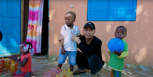 Quang Linh Vlog đăng clip buồn rầu, nói thẳng 1 điều liên quan đến Lôi Con - Hình 1
