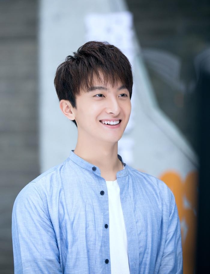 Ngưu Tuấn Phong: Bạn thân 9 năm của Dương Tử, từng một lòng yêu Triệu Lệ Dĩnh - Hình 1