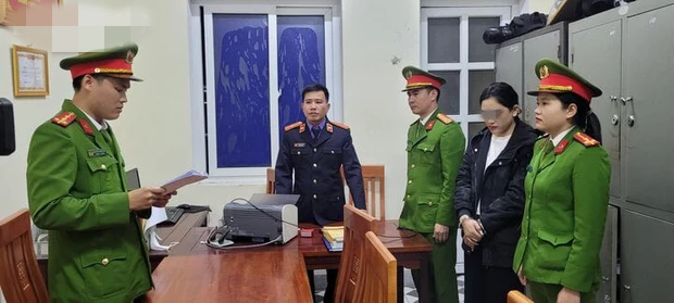 Cô gái trẻ lái ô tô tông 1 người ra đi sau tiệc rượu bị khởi tố, bắt tạm giam - Hình 1