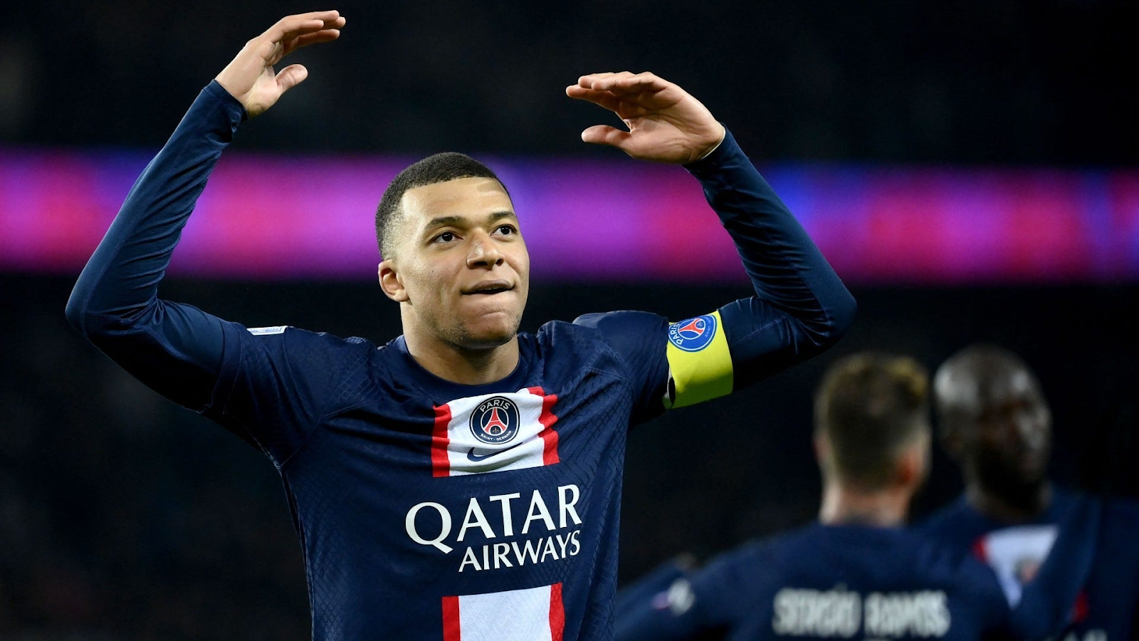 Kylian Mbappe ngập ngừng về việc rời PSG, đã nhắm trúng Real Madrid? - Hình 3