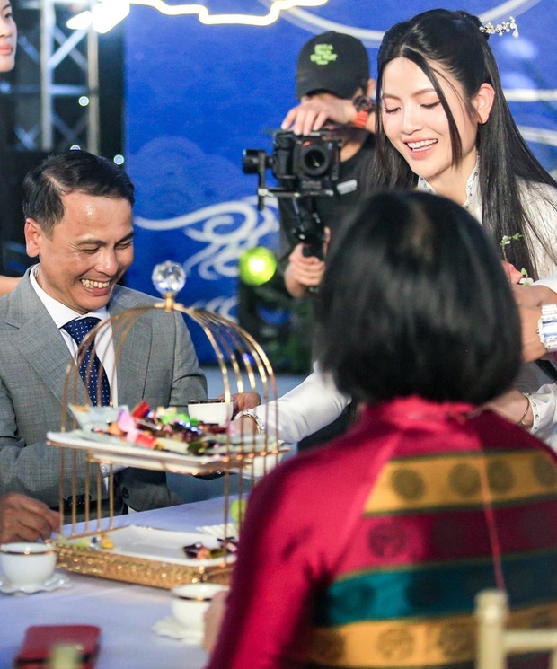 Chu Thanh Huyền phát ngôn trước họ hàng nhà Quang Hải khiến bố chồng đổi sắc mặt - Hình 5