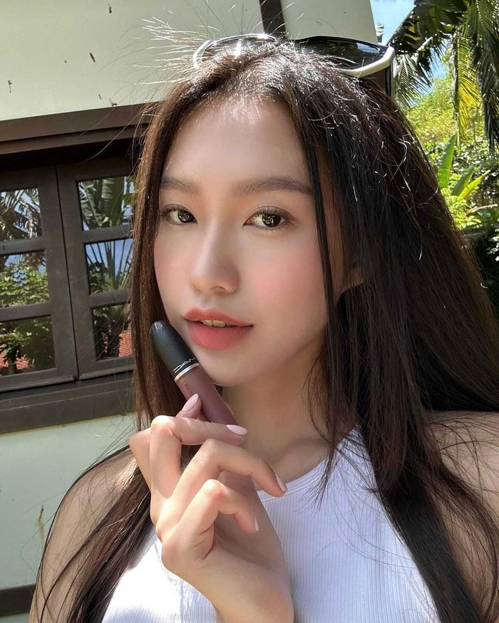 Màu son giúp bà xã Đoàn Văn Hậu makeup mà nhìn tự nhiên như không, vừa trẻ trung vừa thăng hạng nhan sắc - Hình 3