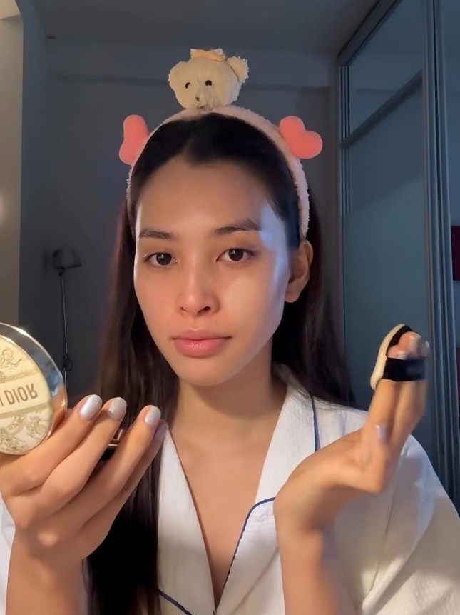 Tiểu Vy được ví nhan sắc ngàn năm có một, lúc khoe mặt mộc lại lộ 1 nhược điểm - Hình 5